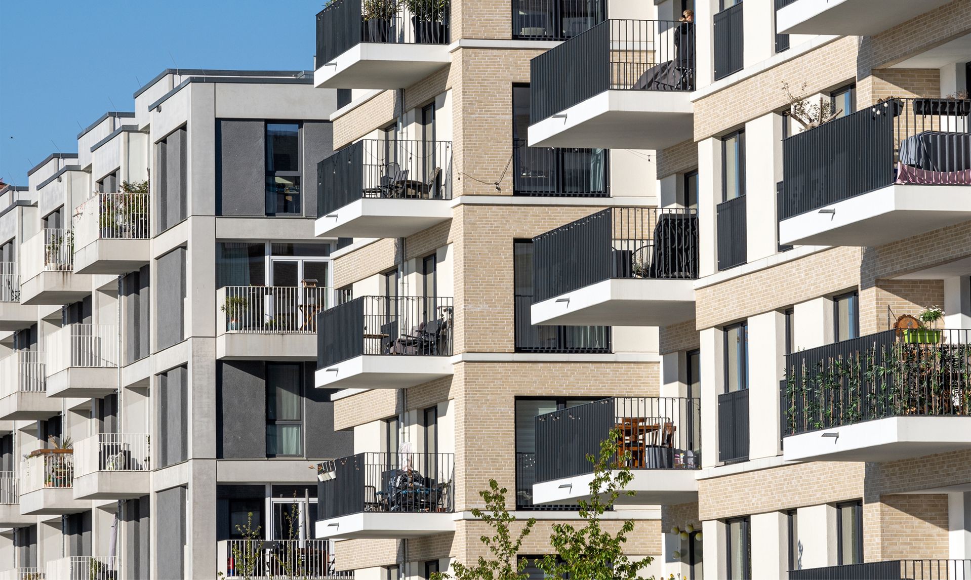 Haus mit vielen Balkonen